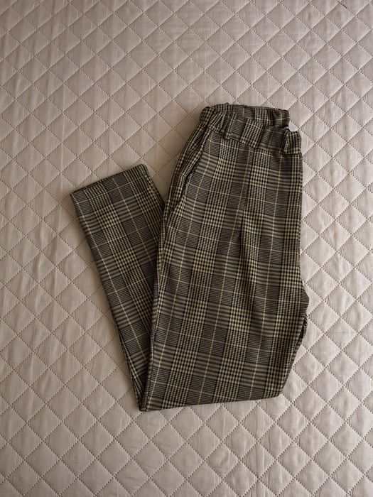 Pantaloni cu carouri