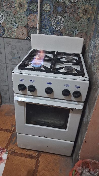 Продаётся газовая плита.