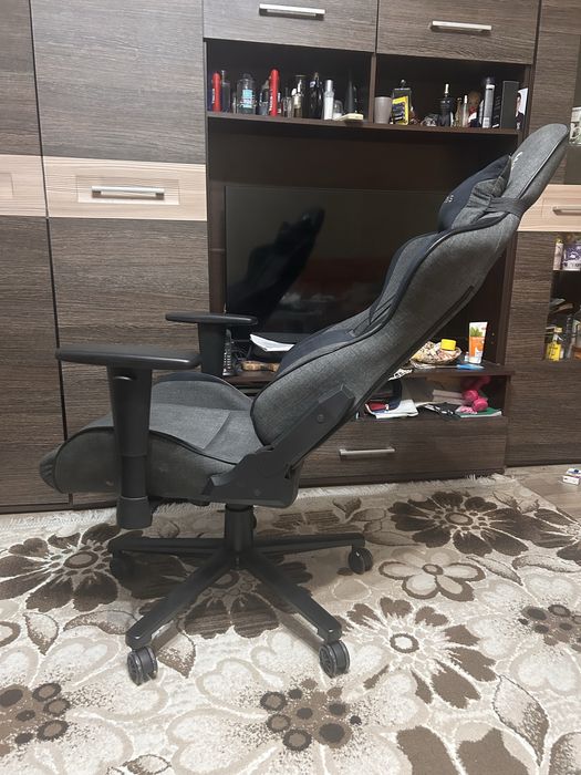 гейминг стол Genesis Nitro 550 G2