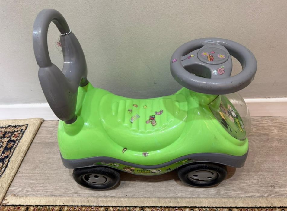 Продам машинку деткую