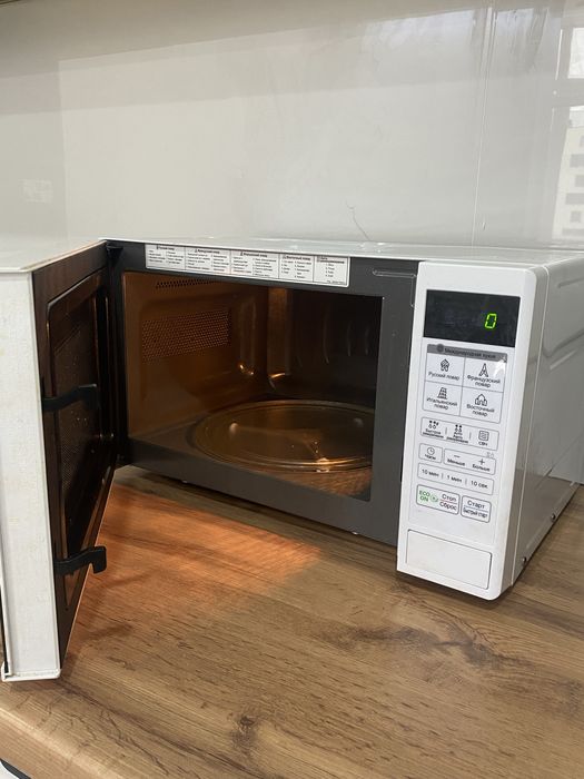 Микроволновка в отличном состоянии