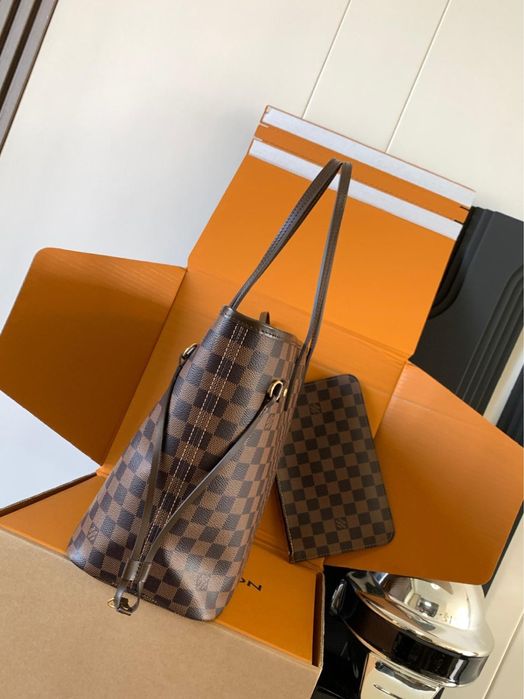 Louis Vuitton Neverfull MM Tote Bag