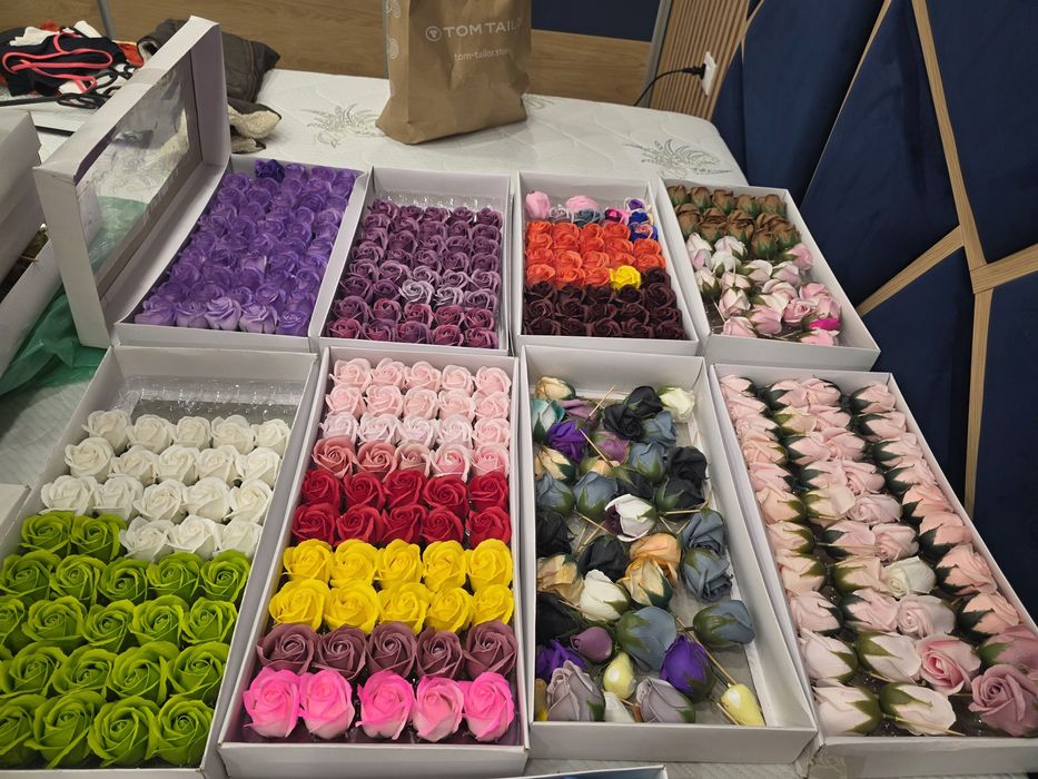 Vand trandafiri de sapun 22 de cuti amestecate