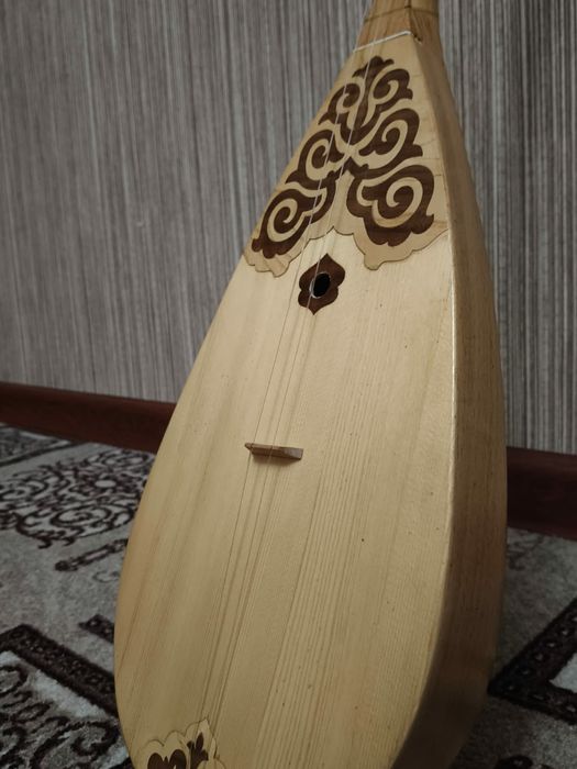 Продаётся домбыра