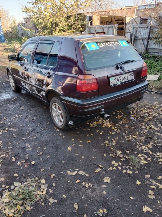 Продаеться гольф 3