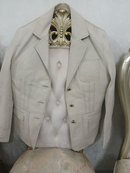 Кожаная женская куртка