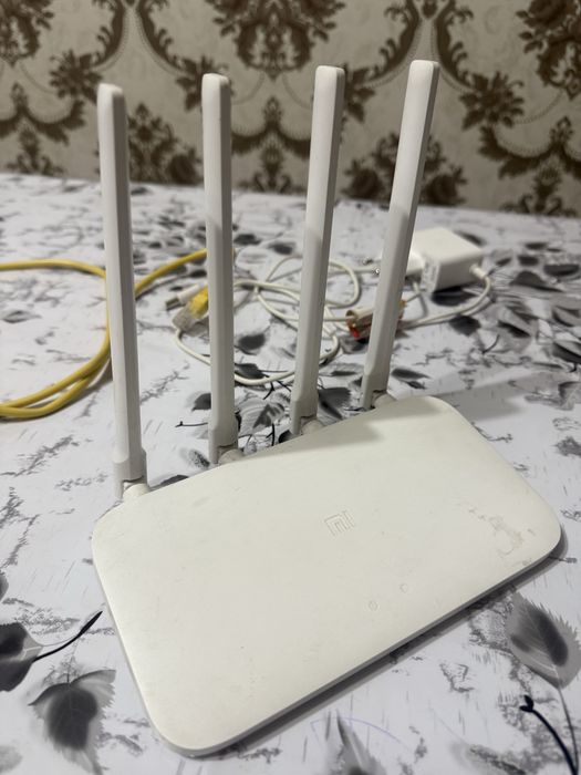 Продается вай фай Mi Router 4C global