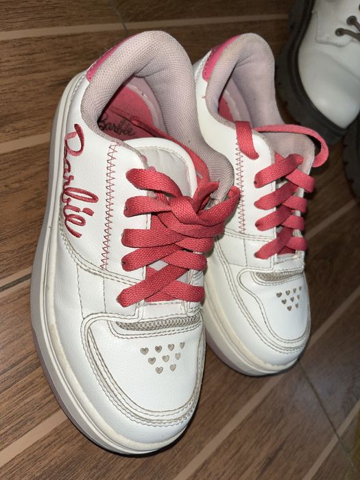 Продам кроссовки Zara