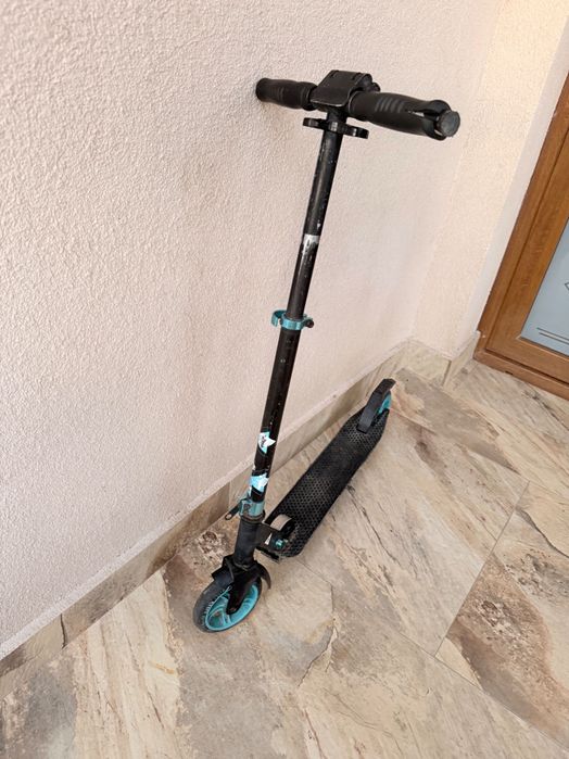 Vând 2 trotinete 80 lei
