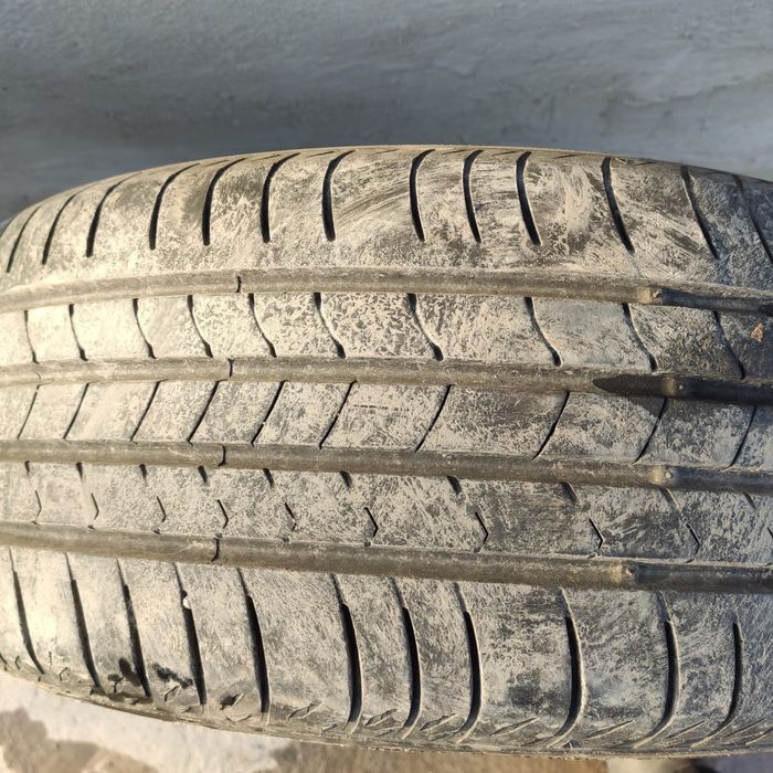 Продам шины б/у KUMHO (2шт)