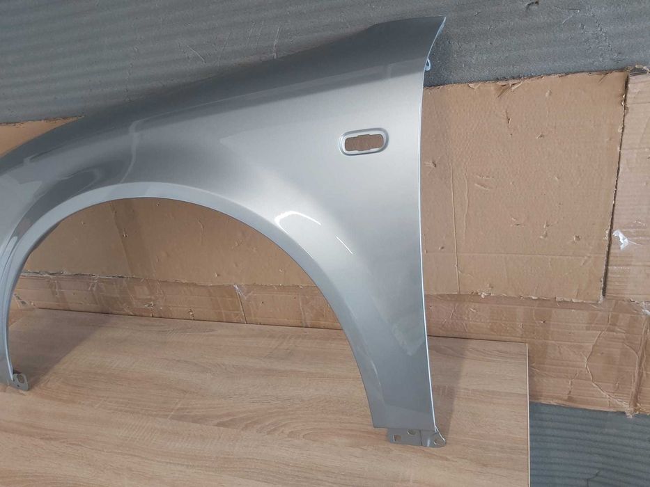 Aripa Fata Stanga Audi A4 B6 2000-2004 (LZ7H (Gri))