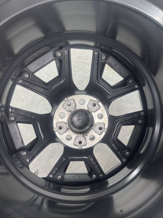 Jante Bmw i5 R19 Seria5 G60 G61 Originale 936M Pirelli vara 2024