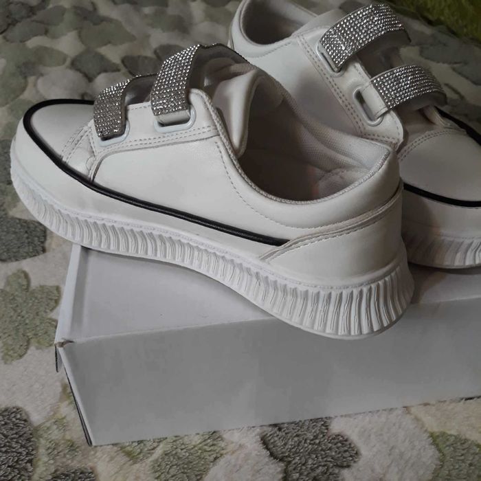 Спортни   Обувки