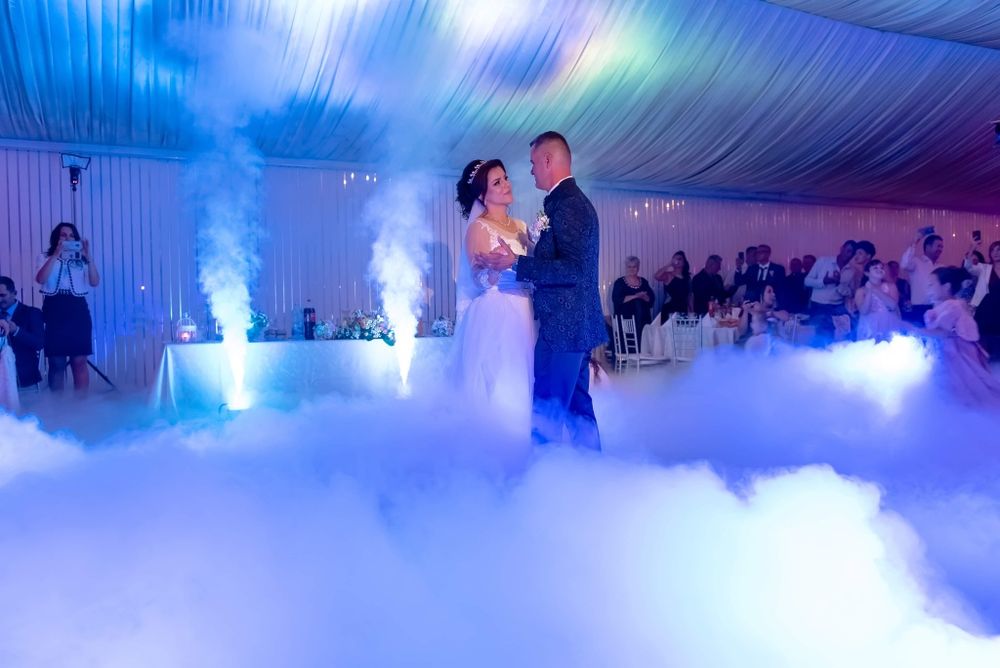 Fum greu,gheata carbonica,masini cu fum vertical,lumini arhitecturale