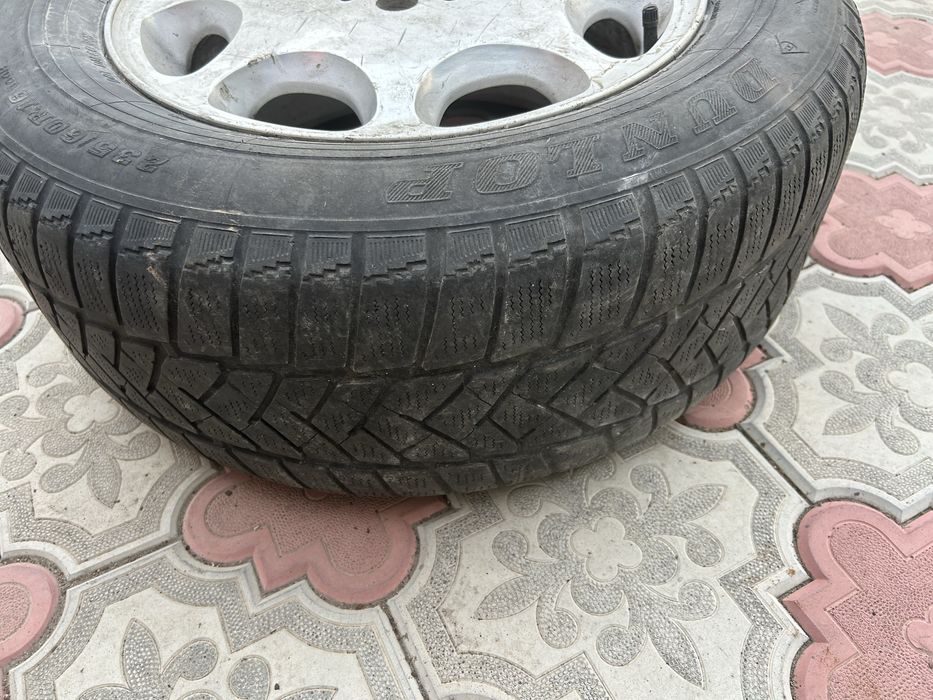 Колесо с титанкой на мерс 235/ 60 /16