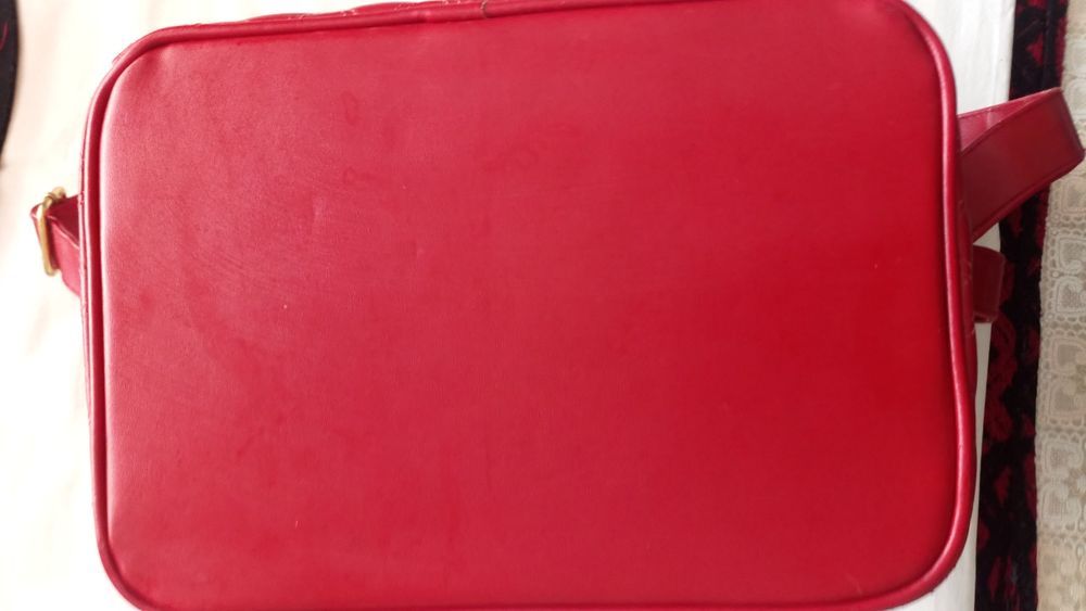 Бьюти кейс Орифлейм красный