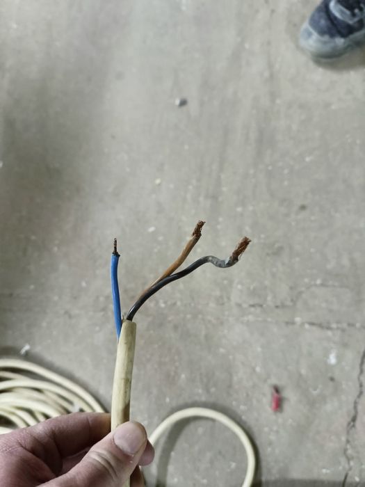 Продам трехфазный электродвигатель