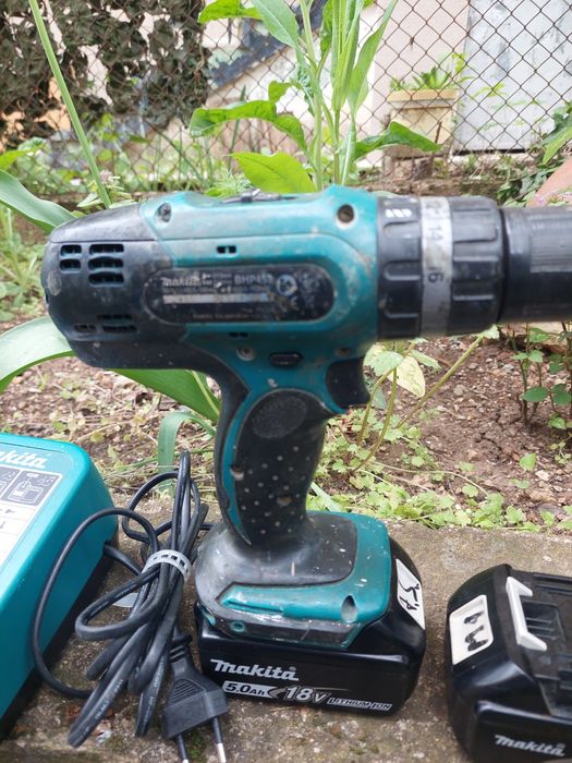 Винтоверт  Makita и електрически верижен трион  Makita UC4030 A