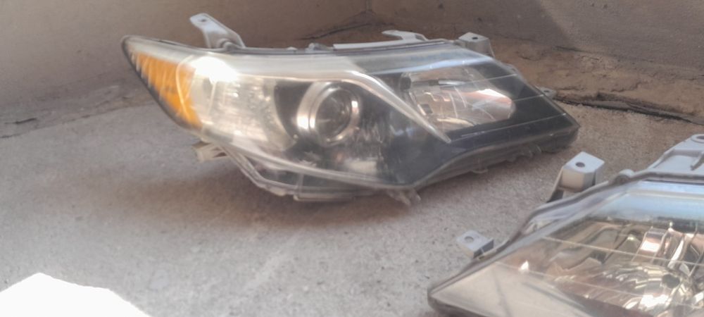 Продам фары на тайоту