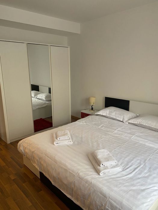 Apartament 2 dormitoare , living cu bucatarie