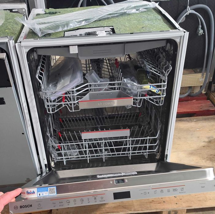 Bosch SMV6ECX93E е напълно вградена съдомиялна машина 60 см от серия Bosch Serie 6