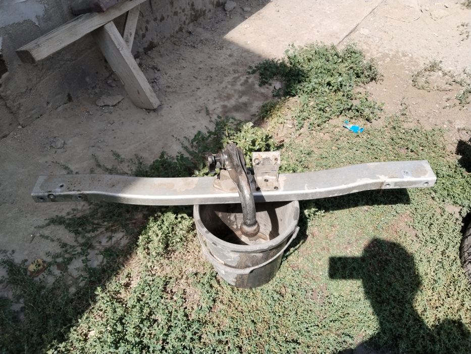 Продам фаркоп от БМВ е34 седан