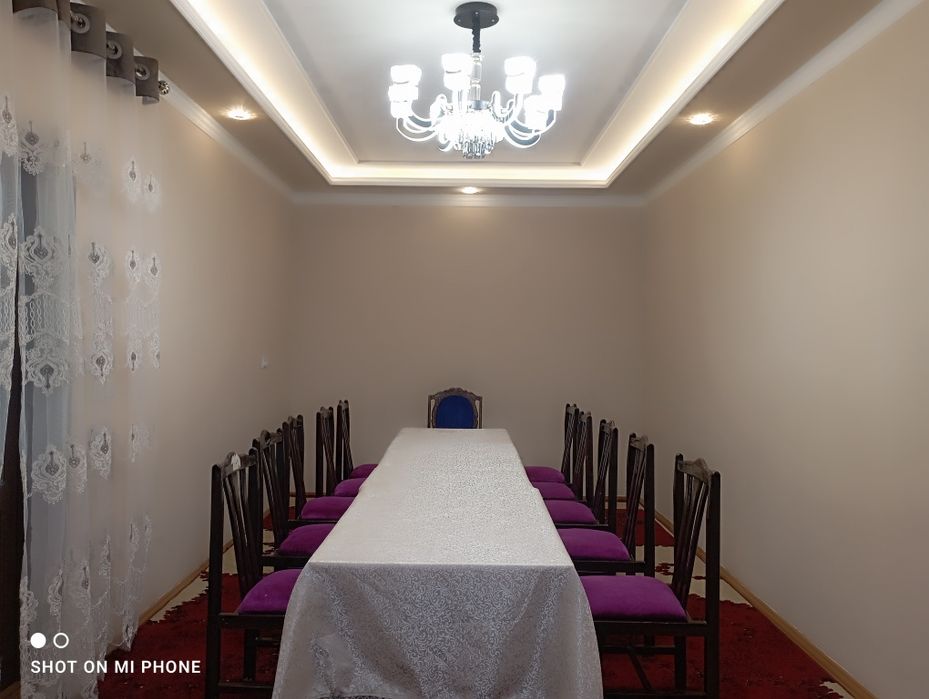 Карши Шахар Бустон махалла чаманзор 9а уй.   СОТИЛАДИ!