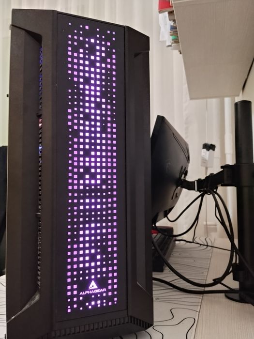 PC Gaming cu rx 7700 xt si r5 9600x cu ram de 32 gb ddr5 6000MHz cl30