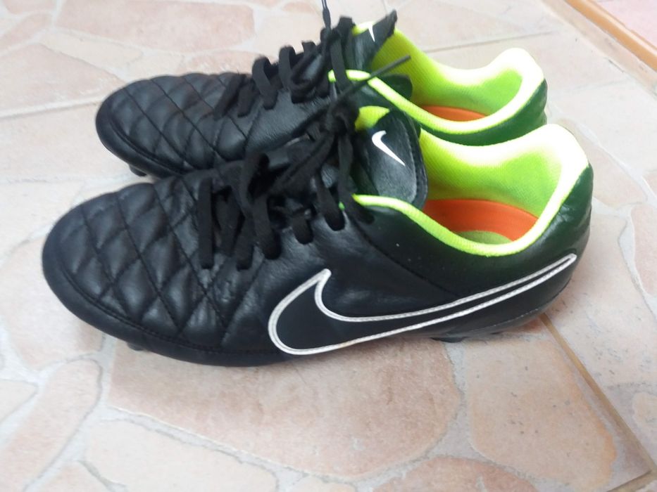 Оригинални маратонки номер 38, 39