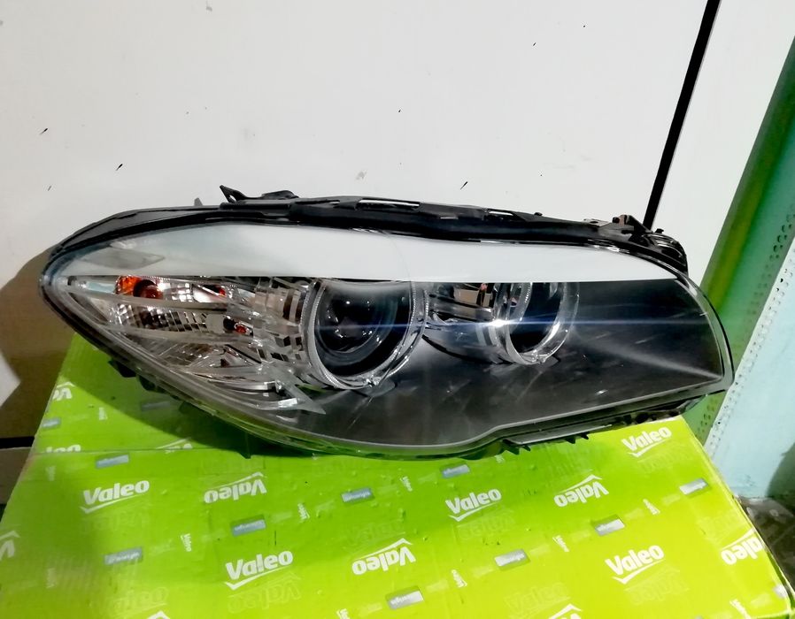 Фар фарове за BMW F10 F11 / БМВ 5 Ф10 Ф11 - H7 H7 + LED.