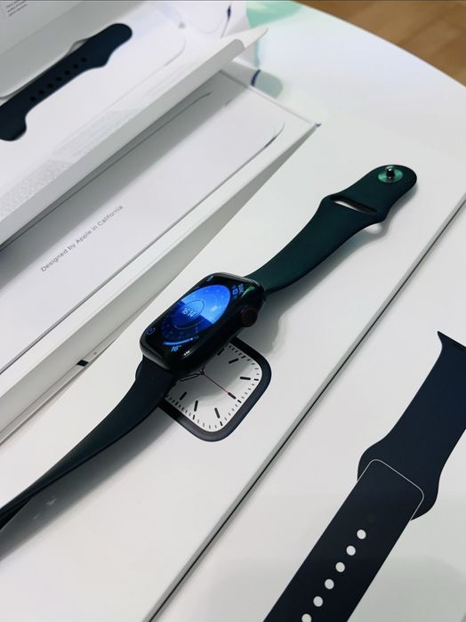 Vând Smartwatch Apple watch 7 celular