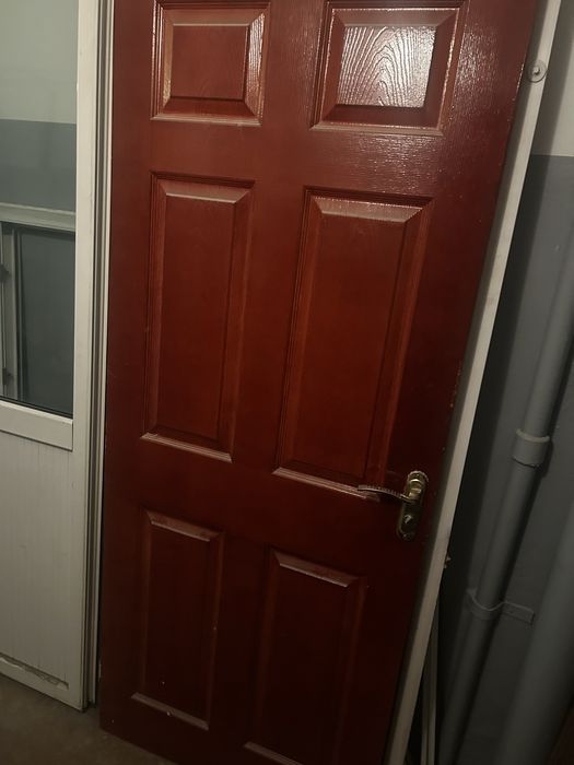 Продам межкомнатную дверь