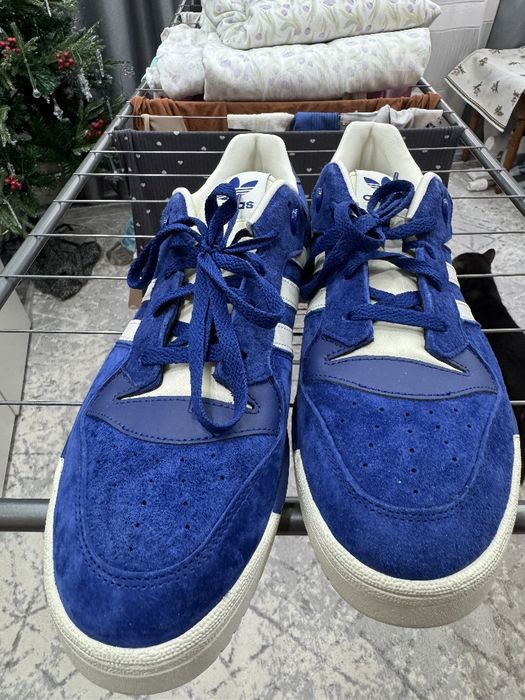 Adidas кроссовки