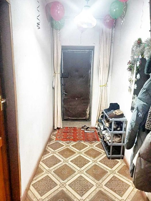 Срочно продается просторный дом с 6   комнатами в хорошем районе!!!