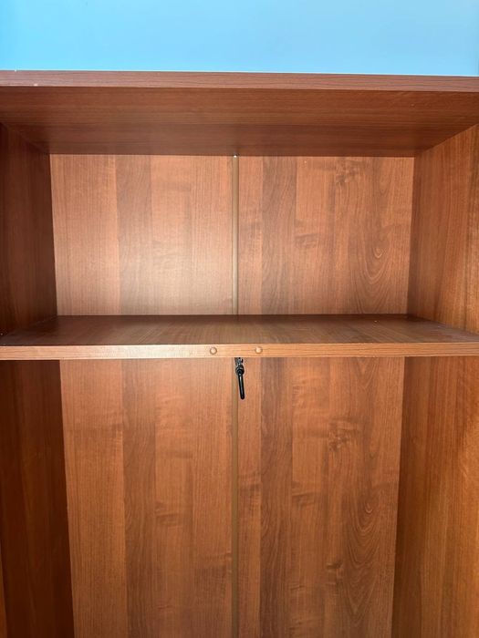 Вешевой шкаф для офиса