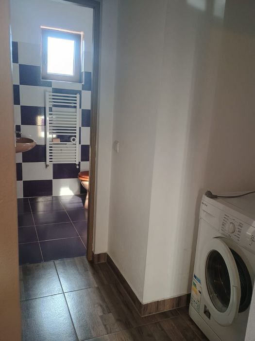 Inchiriez apartament