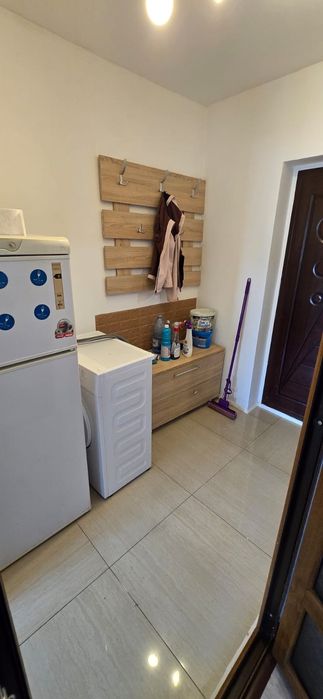 Închiriez garsoniera