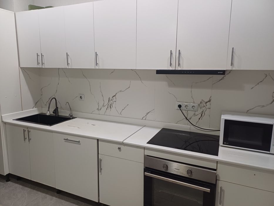 Продам кухню б/у в хорлшем состояни и