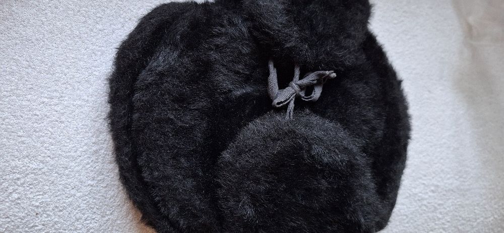 Нови шапки- мъжка и дамска Adidas, руска ушанка,  AC/DC