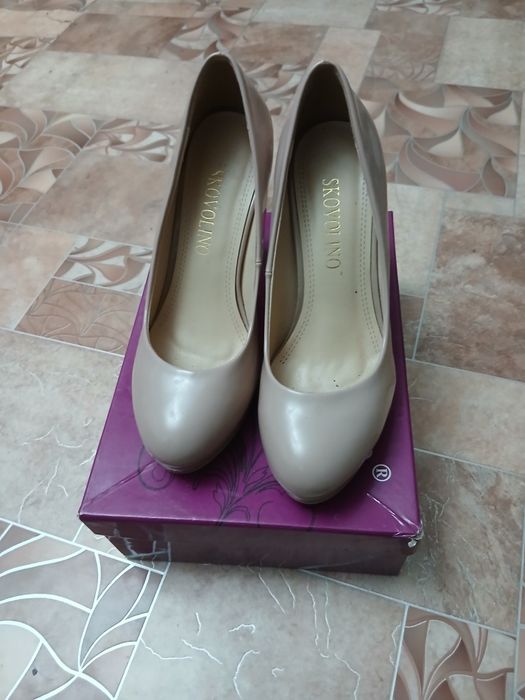 Продам срочно туфли б/у