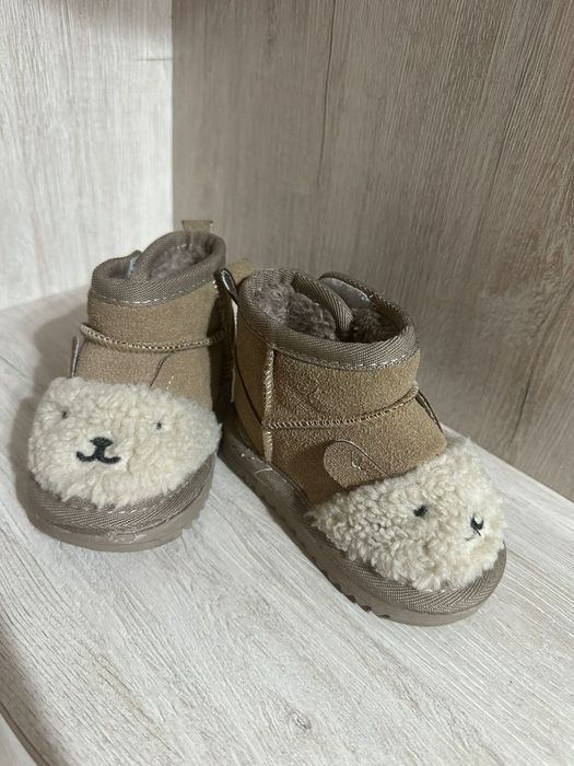 Продам детскую обувь