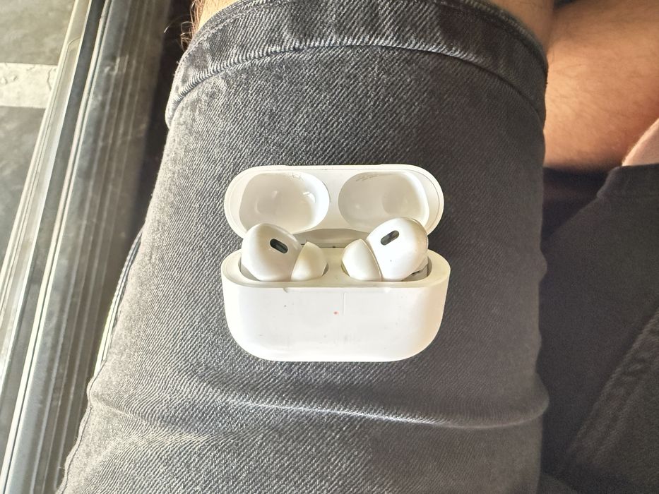 Слушалки Airpods pro 2 - само кейс