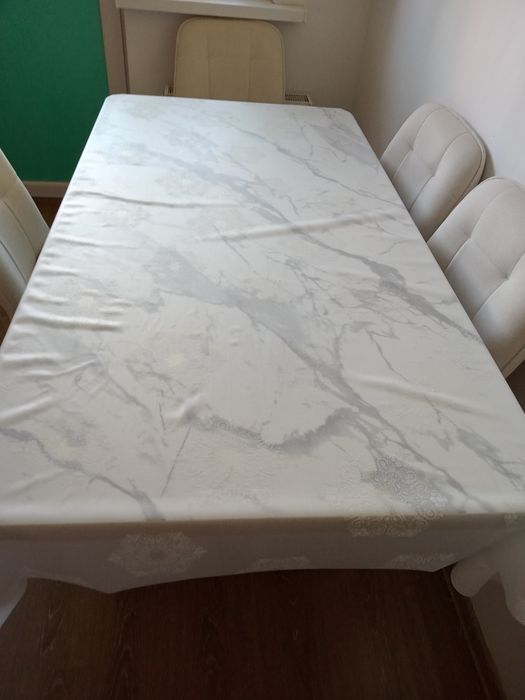 Кухоный стол со стульями