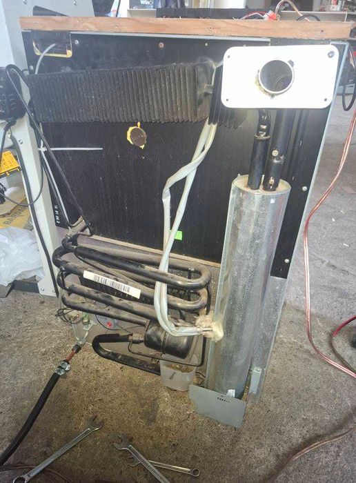 Хладилник Dometic RM7401 - използван кемпер каравана