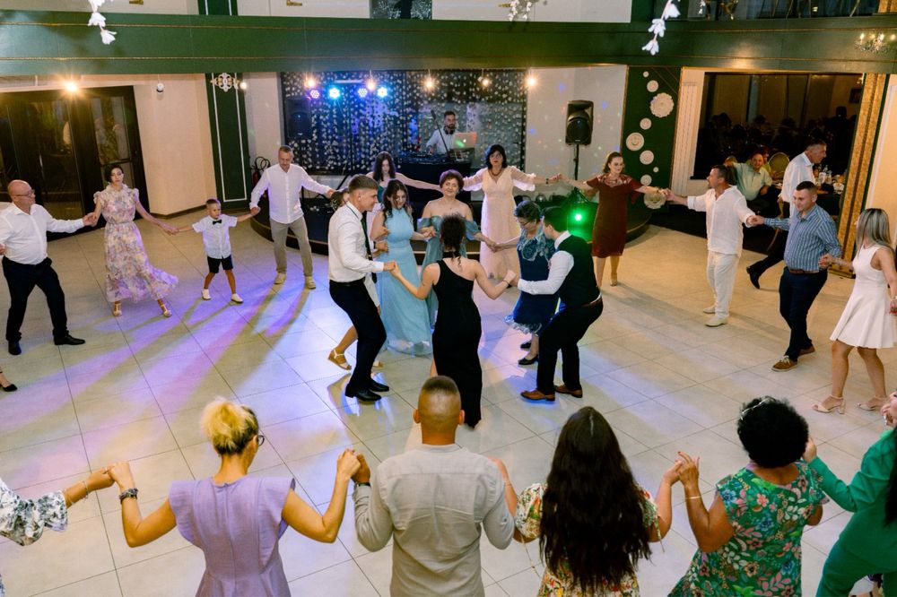 Fotograf Eveniment DJ Private Nunta Botez Majorat Colaborare închirier