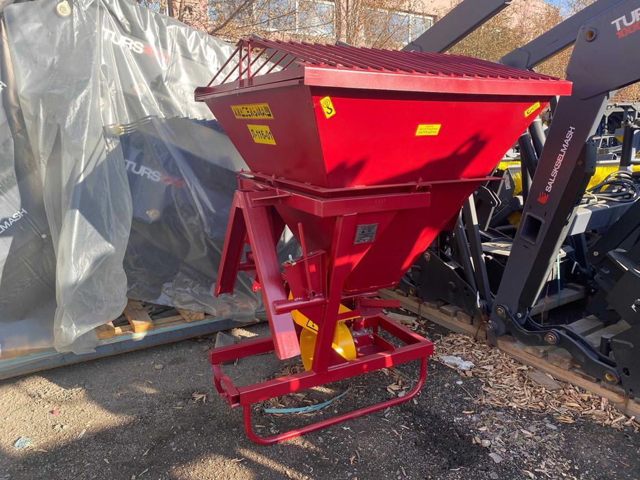 Разбрасыватель песка л-116-01