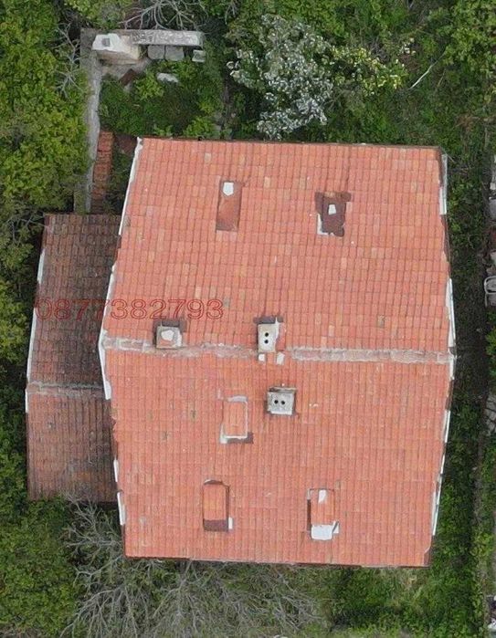 Триетажна къща 325м2, двор 475м2 от собственика