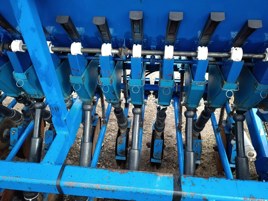 Semănătoare paioase sup 32 cu fertilizare