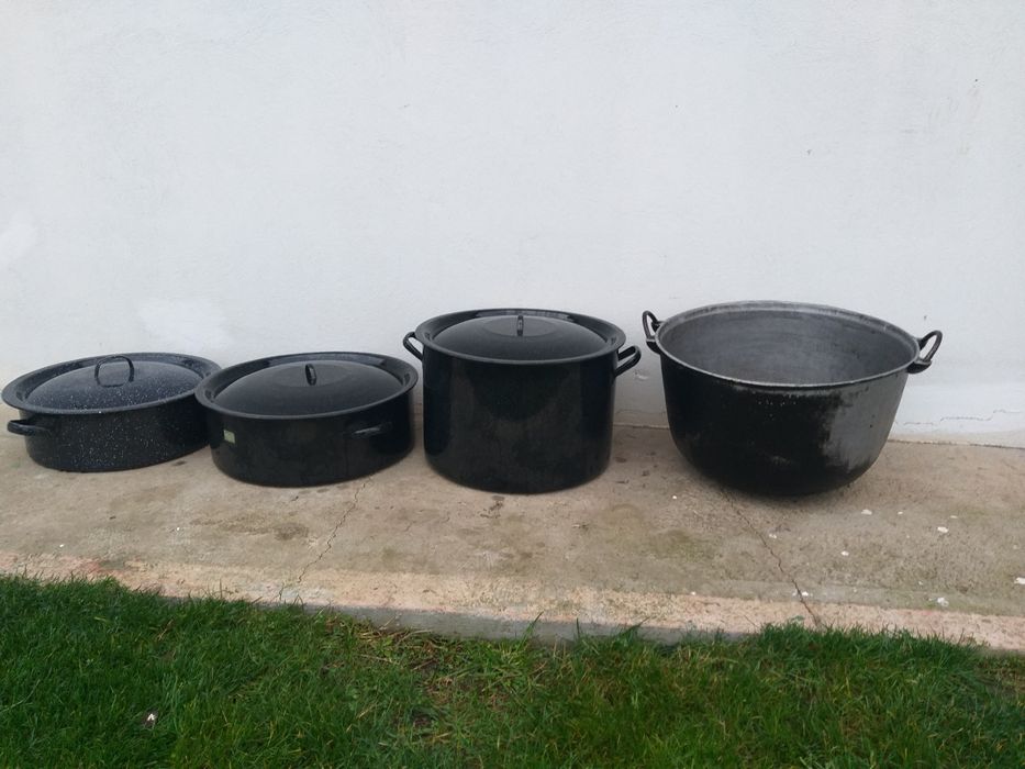 Vând tuci, garnițe,damigene,oale