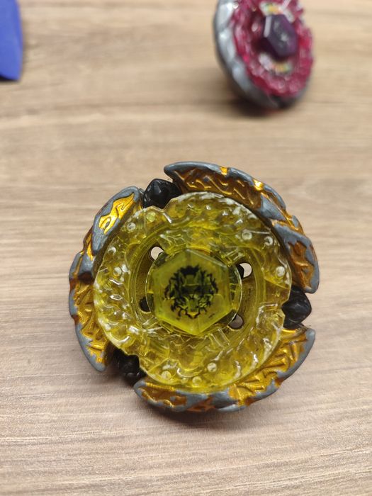Beyblade - комлект блейдове